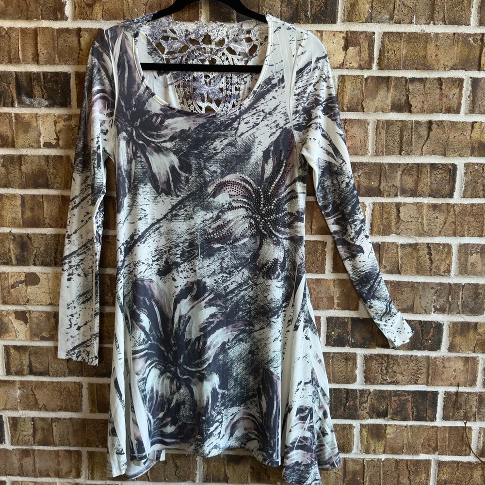 Love Abstract Floral Tunic in Black and White